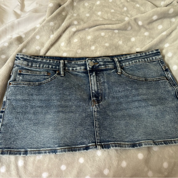 Fashion Nova Denim micro mini skirt - Picture 4 of 5